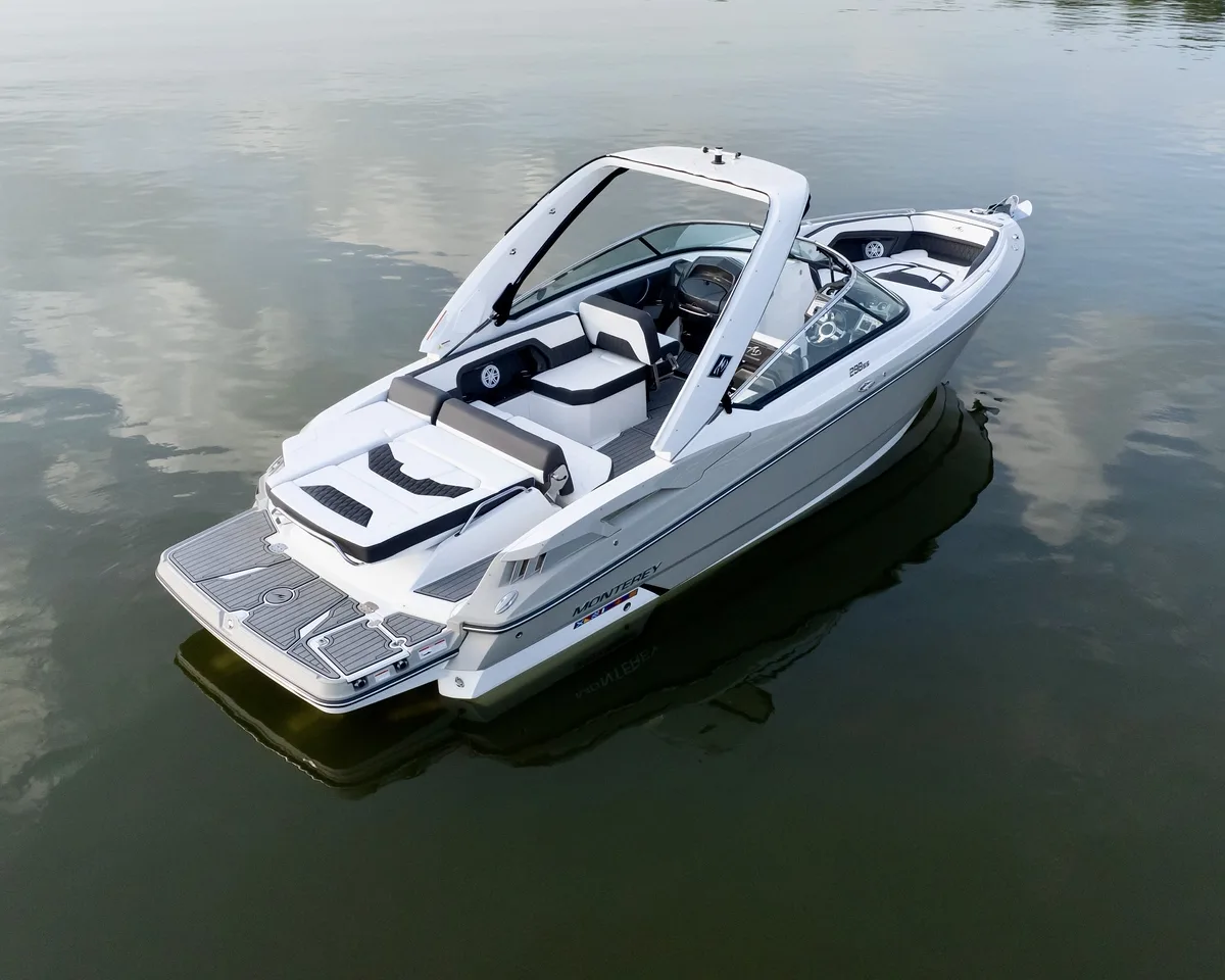 Monterey 298 SS on the water at Ugly John's — professional photo 2