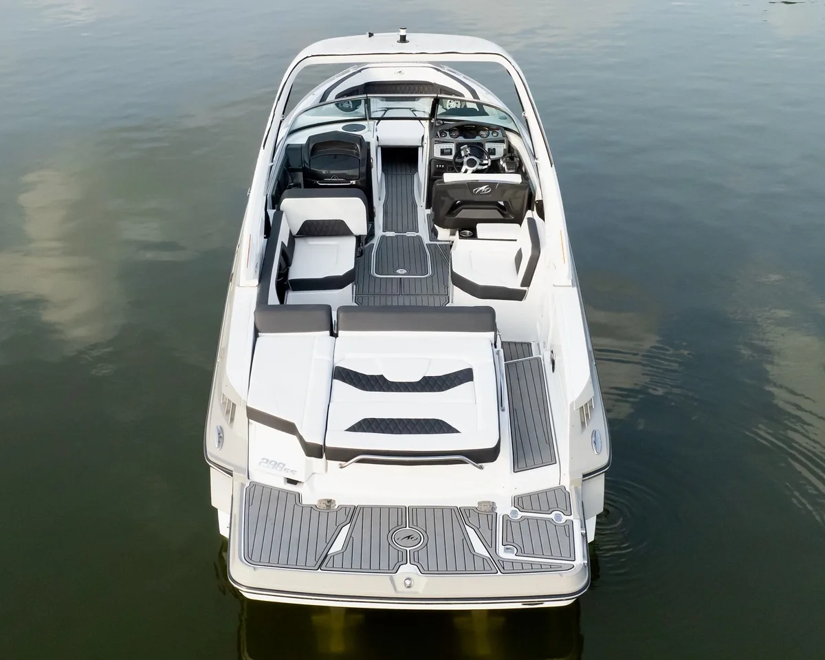 Monterey 298 SS on the water at Ugly John's — professional photo 3