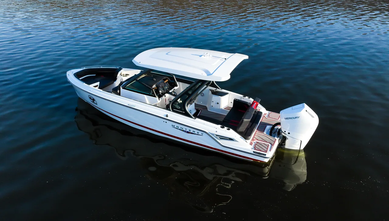 Monterey Elite 27 on the water at Ugly John's — professional photo 2