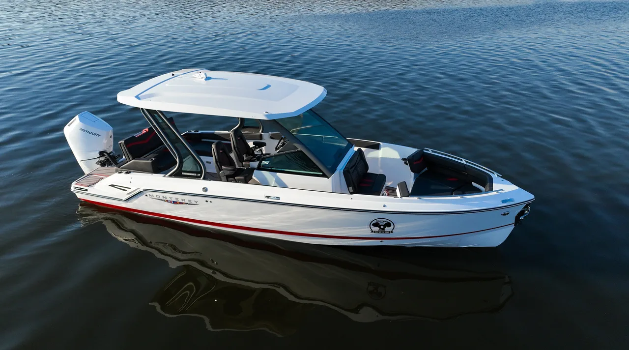 Monterey Elite 27 on the water at Ugly John's — professional photo 3