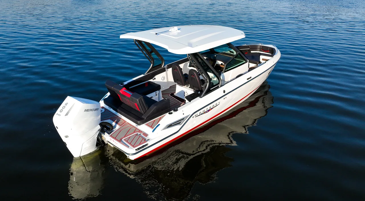 Monterey Elite 27 on the water at Ugly John's — professional photo 4