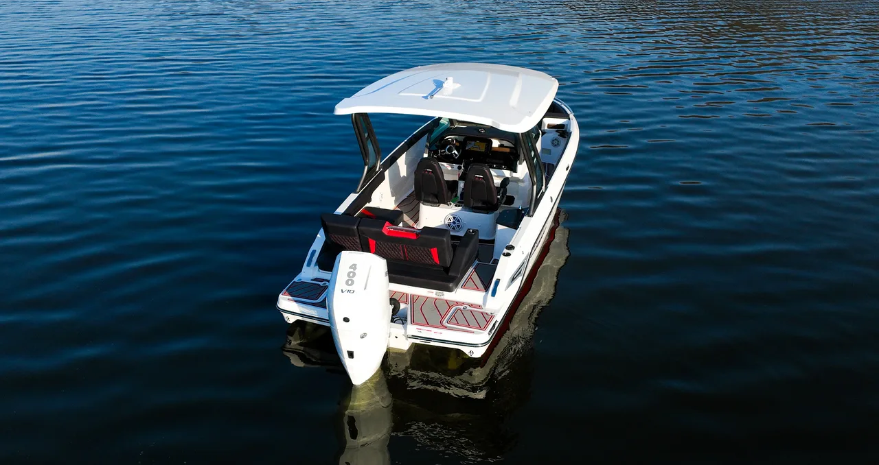 Monterey Elite 27 on the water at Ugly John's — professional photo 5