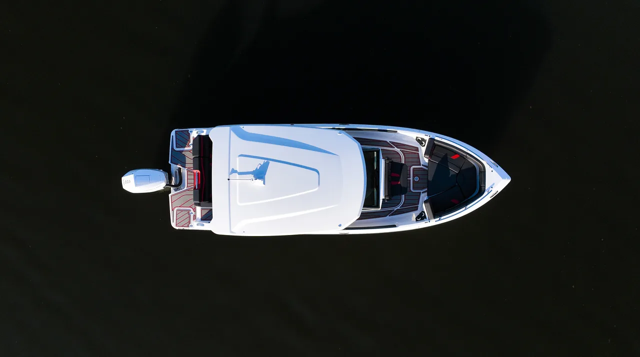 Monterey Elite 27 on the water at Ugly John's — professional photo 6
