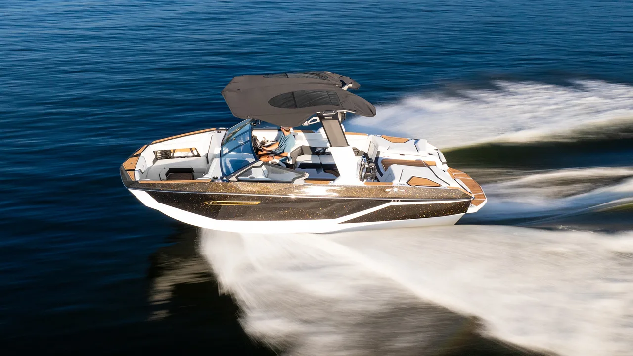 Nautique Super Air G23 on the water at Ugly John's — professional photo 5