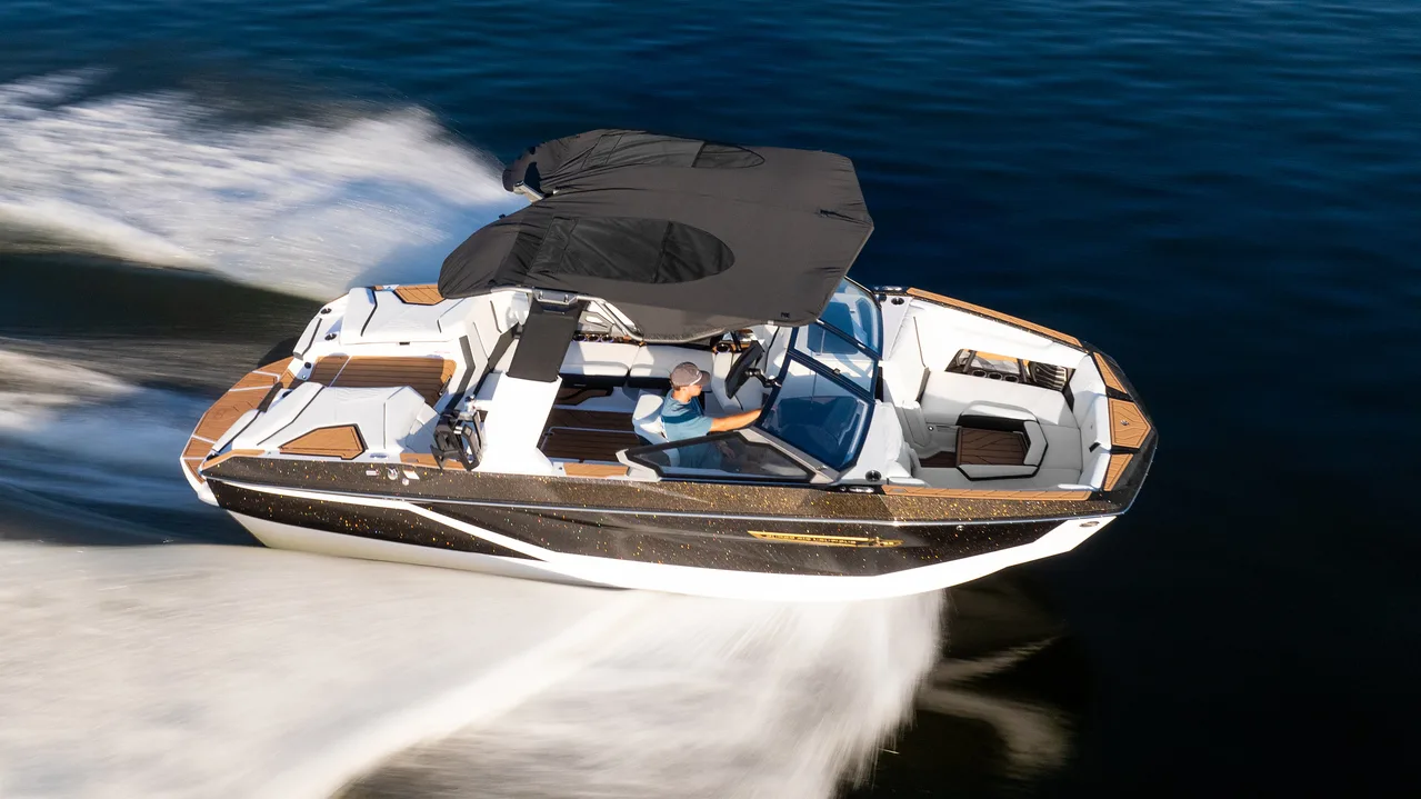 Nautique Super Air G23 on the water at Ugly John's — professional photo 6