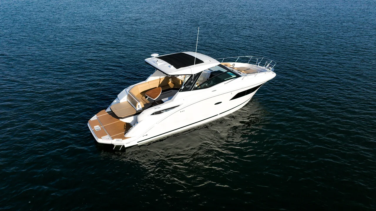 Sea Ray 320 Sundancer on the water at Ugly John's — professional photo 4