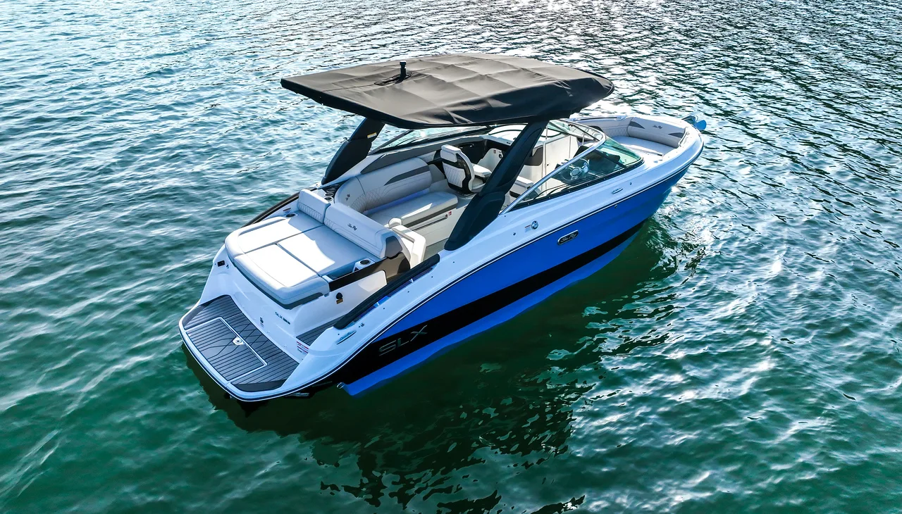 Sea Ray SLX 260 on the water at Ugly John's — professional photo 3